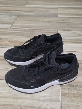 Nike Waffle One Boys Size 6.5Y Black Athletic Running Shoes Sneakers
